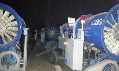 造雪机的工作原理